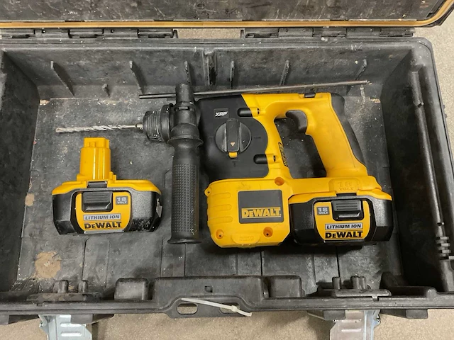 Dewalt dc213 18v accu boorhamer - afbeelding 1 van  5