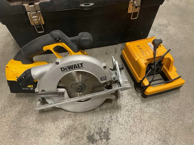 Dewalt dc310 28v accu cirkelzaagmachine - afbeelding 1 van  3