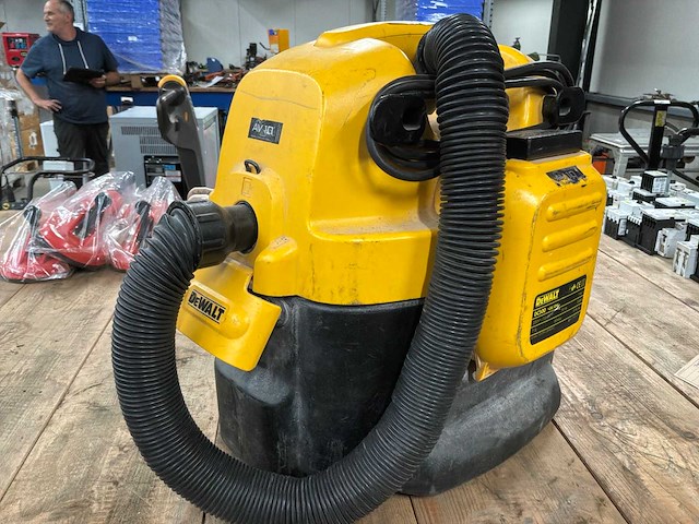 Dewalt dc500 industriële stofzuiger - afbeelding 3 van  5