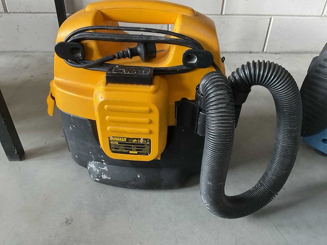 Dewalt dc500 stofzuiger op accu - afbeelding 1 van  4