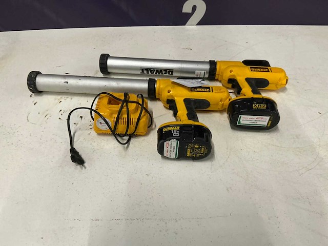 Dewalt dc547 accu kitpistool (2x) - afbeelding 2 van  5
