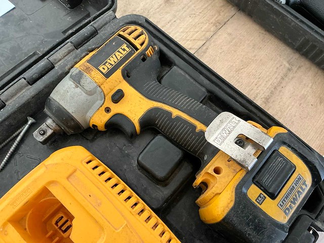 Dewalt dc732/dc832 boormachine - afbeelding 3 van  6
