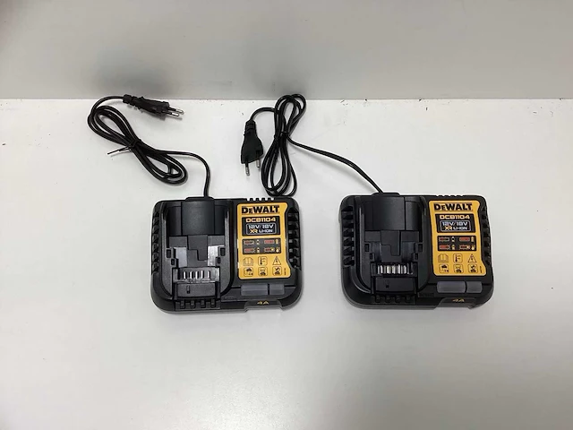 Dewalt dcb1104 12v / 18v xr acculader (2x) - afbeelding 4 van  5