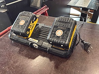 Dewalt dcb132 lader en accu’s (3x) - afbeelding 1 van  5