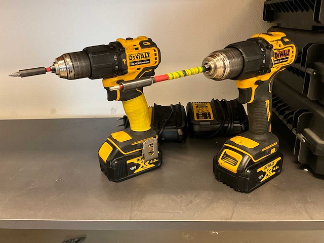 Dewalt dcd709 accu schroefmachine (2x) - afbeelding 2 van  6