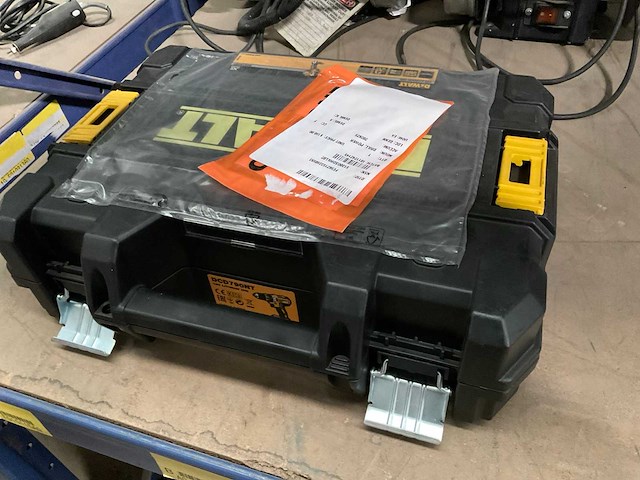 Dewalt dcd790 boormachine - afbeelding 4 van  5