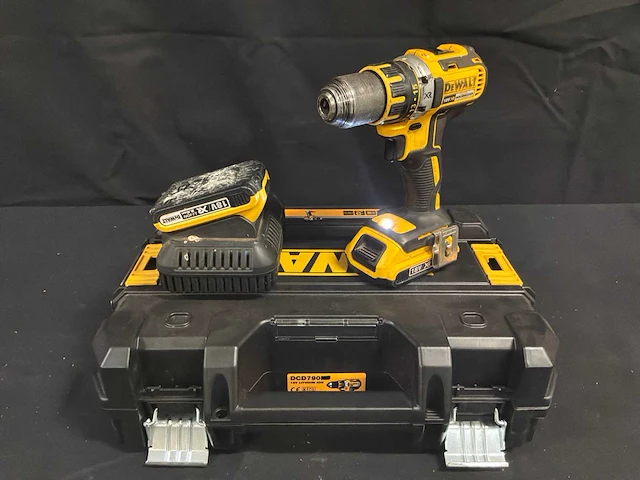 Dewalt dcd790 boormachine - afbeelding 1 van  6