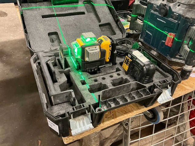 Dewalt dce089g accu kruislijnlaser - afbeelding 1 van  4