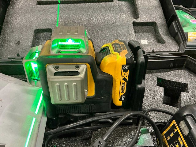 Dewalt dce089g accu kruislijnlaser - afbeelding 2 van  3