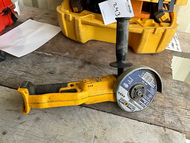 Dewalt dcg412 haakse slijpmachine - afbeelding 1 van  3