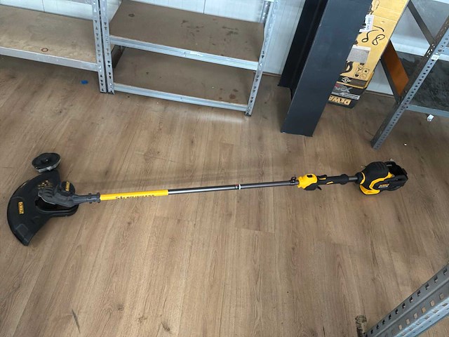 Dewalt dcm571 54v xr flexvolt accu bosmaaier - afbeelding 1 van  11