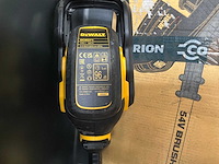 Dewalt dcm571 54v xr flexvolt accu bosmaaier - afbeelding 11 van  11
