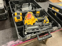 Dewalt dcn660 afwerktacker - afbeelding 1 van  3