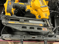 Dewalt dcn660 afwerktacker - afbeelding 3 van  3