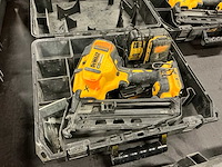 Dewalt dcn660 afwerktacker - afbeelding 1 van  3