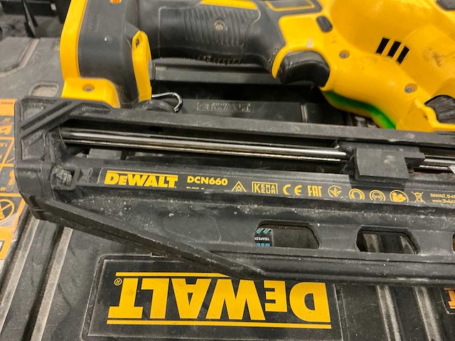 Dewalt dcn660 afwerktacker - afbeelding 4 van  4
