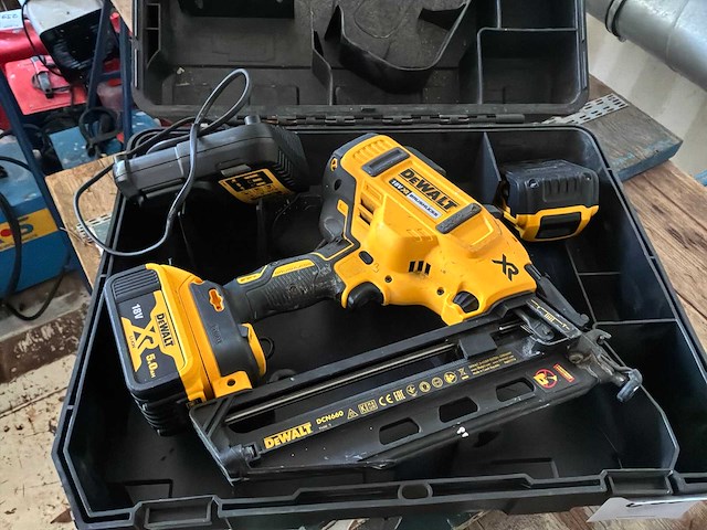 Dewalt dcn660 tacker (3x) - afbeelding 4 van  4