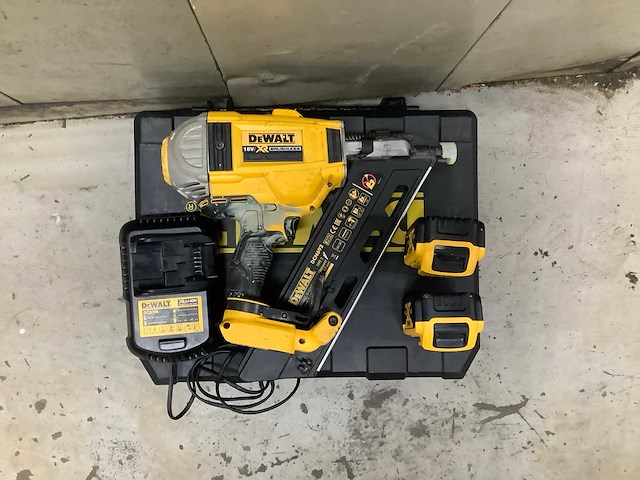 Dewalt dcn692 tacker - afbeelding 3 van  4