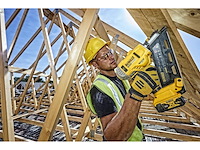 Dewalt dcn692p2 18v liion accu constructie tacker set (2x 5.0ah accu) in koffer - afbeelding 3 van  5