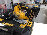 Dewalt dcs3334nt accu decoupeerzaag - afbeelding 2 van  4