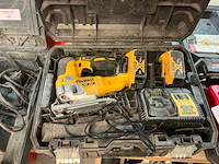 Dewalt dcs334 decoupeerzaag - afbeelding 3 van  4