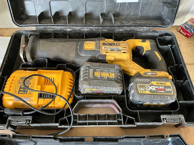 Dewalt dcs358 reciprozaag - afbeelding 1 van  4