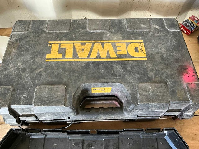 Dewalt dcs358 reciprozaag - afbeelding 2 van  4