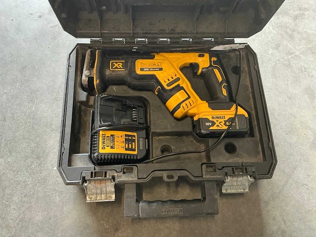 Dewalt dcs367nt reciprozaag met accu/acculader/koffer - afbeelding 4 van  4