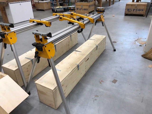 Dewalt de7023 onderstel voor afkortzaag - afbeelding 2 van  3