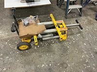 Dewalt de7400 zaagtafel onderstel - afbeelding 1 van  4