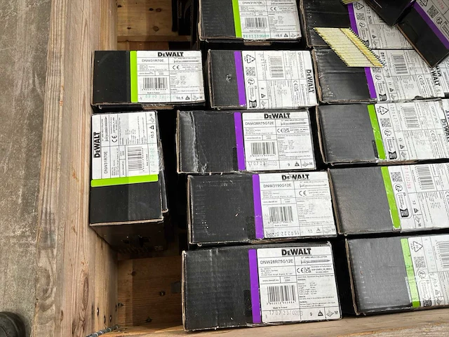 Dewalt draadgebonden constructienagels (38x) - afbeelding 3 van  6