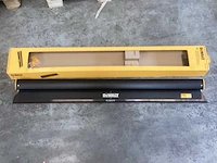 Dewalt drywall spachtelmes 48” / 1219mm (dxtt 2-948) - afbeelding 1 van  4