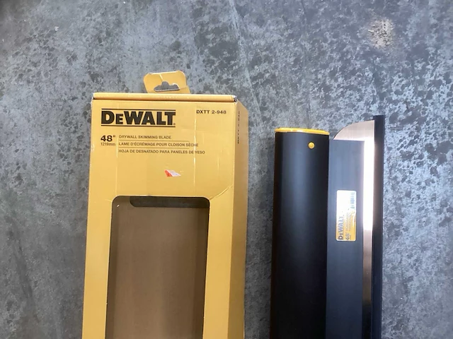 Dewalt drywall spachtelmes 48” / 1219mm (dxtt 2-948) - afbeelding 2 van  4