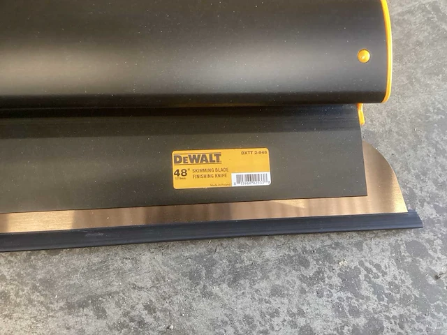 Dewalt drywall spachtelmes 48” / 1219mm (dxtt 2-948) - afbeelding 3 van  4