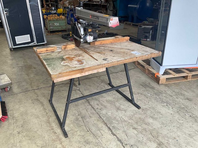 Dewalt dw 1502 afkortzaag - afbeelding 2 van  5