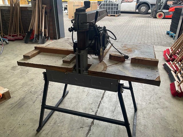 Dewalt dw 1502 afkortzaag - afbeelding 4 van  5
