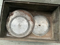 Dewalt dw 8001 radiaalafkortzaagmachine - afbeelding 1 van  9