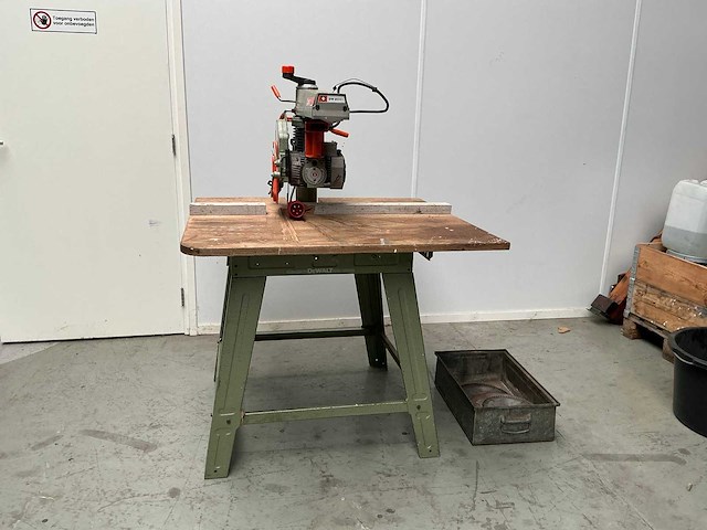 Dewalt dw 8001 radiaalafkortzaagmachine - afbeelding 4 van  9