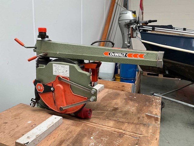 Dewalt dw 8001 radiaalafkortzaagmachine - afbeelding 5 van  9