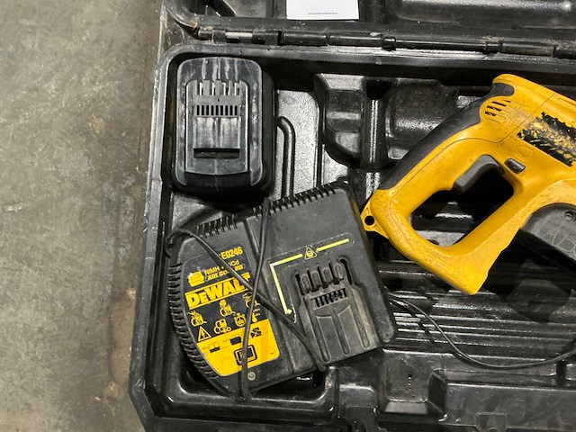 Dewalt dw004 accu sds+ boormachine - afbeelding 4 van  4