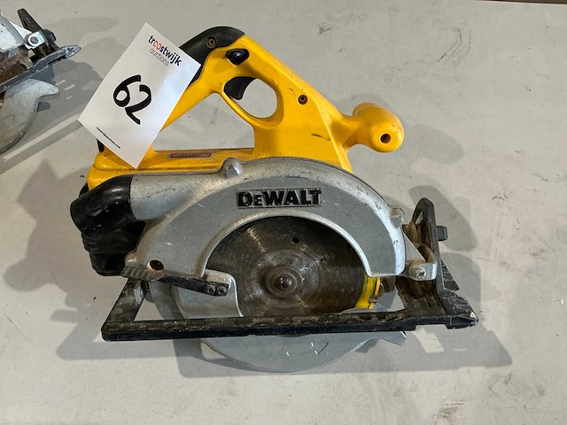 Dewalt dw007 accu cirkelzaag (2x) - afbeelding 2 van  5