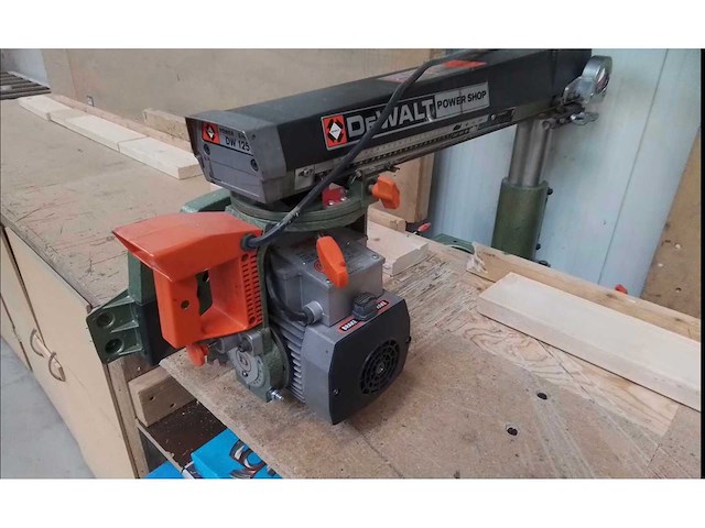 Dewalt dw125 afkortzaag - afbeelding 1 van  6