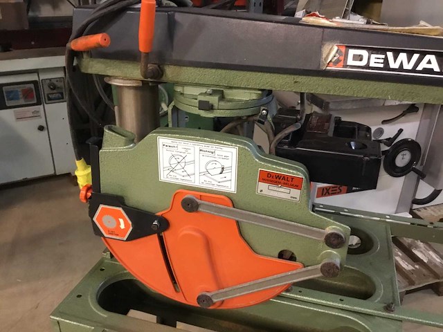 Dewalt dw1251 radiaalafkortzaagmachine - afbeelding 4 van  7
