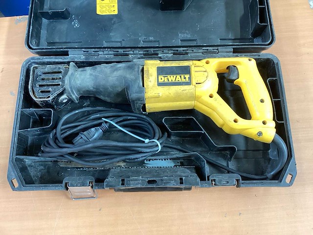 Dewalt dw304pk reciprozaag incl. koffer - 1100w - afbeelding 3 van  5