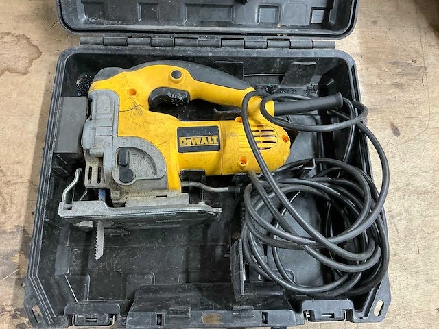 Dewalt dw331k decoupeerzaag - afbeelding 2 van  2