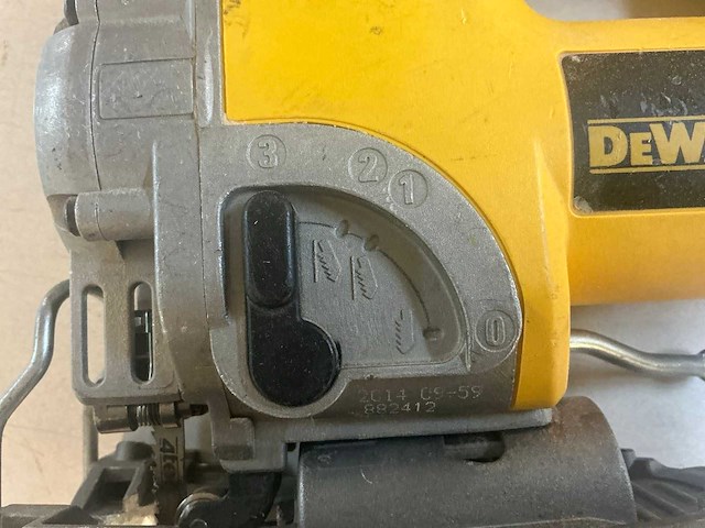 Dewalt dw331k decoupeerzaag - afbeelding 3 van  5