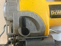 Dewalt dw331k decoupeerzaag - afbeelding 3 van  5