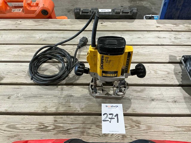 Dewalt dw614 bovenfrees - afbeelding 1 van  4