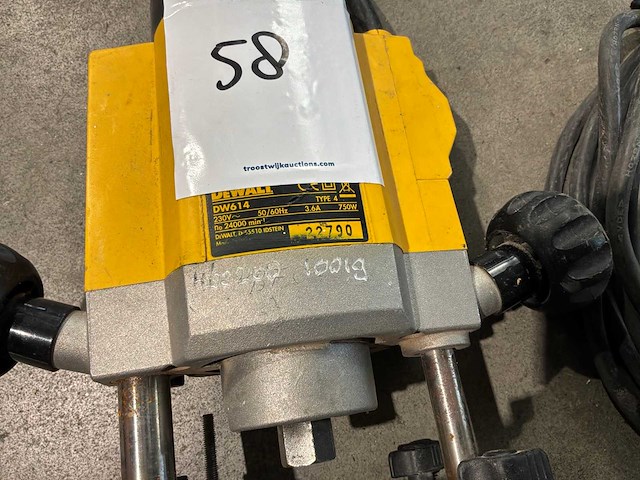 Dewalt dw614 bovenfrees - afbeelding 3 van  4