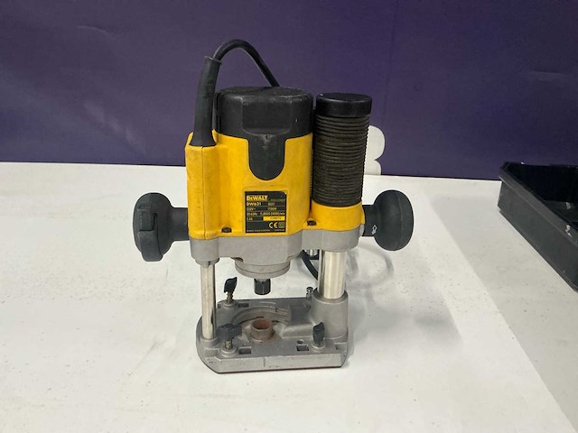 Dewalt dw621 bovenfrees - afbeelding 2 van  6